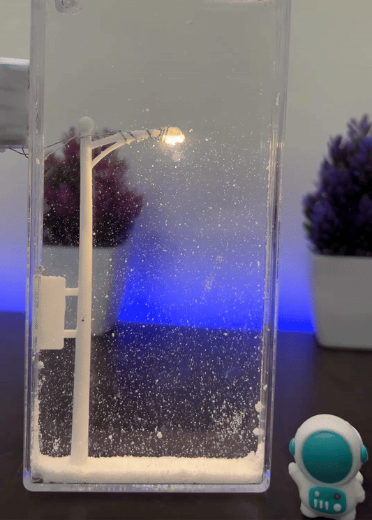 Lumeira Snow Lamp + Space Man